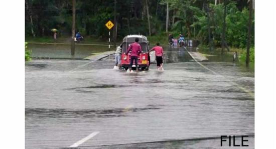 ප්‍රදේශ කිහිපයකට සුළු ගංවතුර තත්ත්වයක් ?